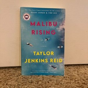 Malibu Rising Book By Taylor Jenkins